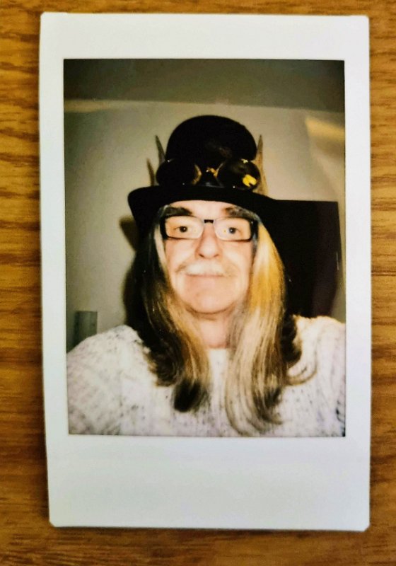 Dietmar-mit-Hut "Mann mit Hut" Zu den Steampunk-Bildern