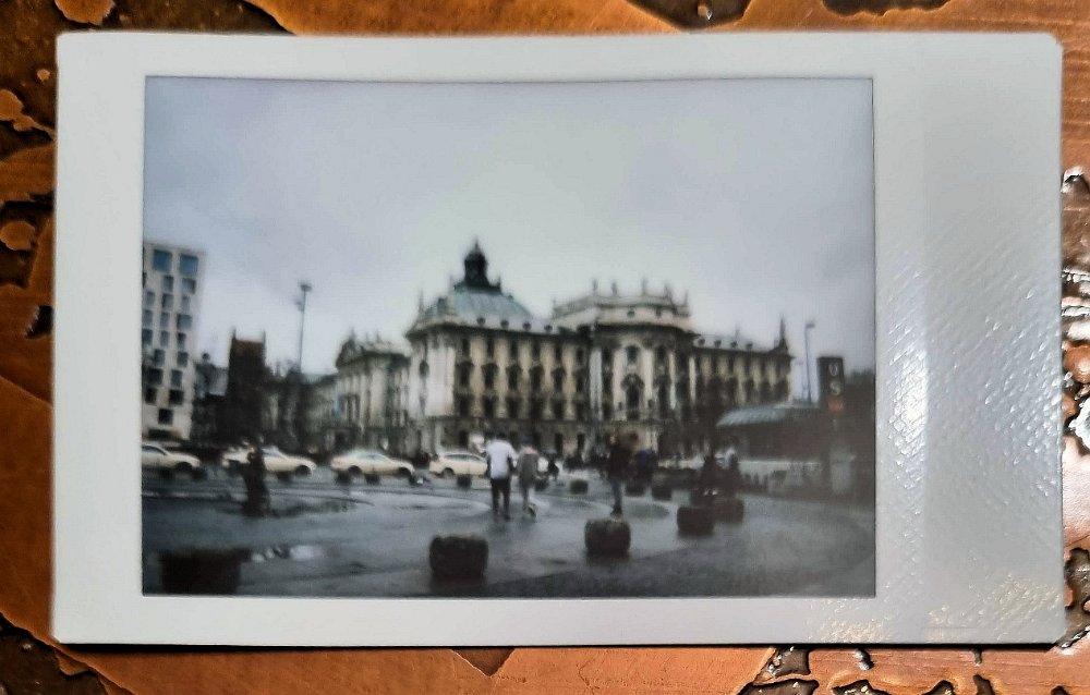 instax Urlaub 2023 (39) Stachus München