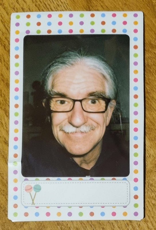instax dietmar rahmen puenktchen 2023-4-20 Foto mit buntem Rahmen / Passepartout