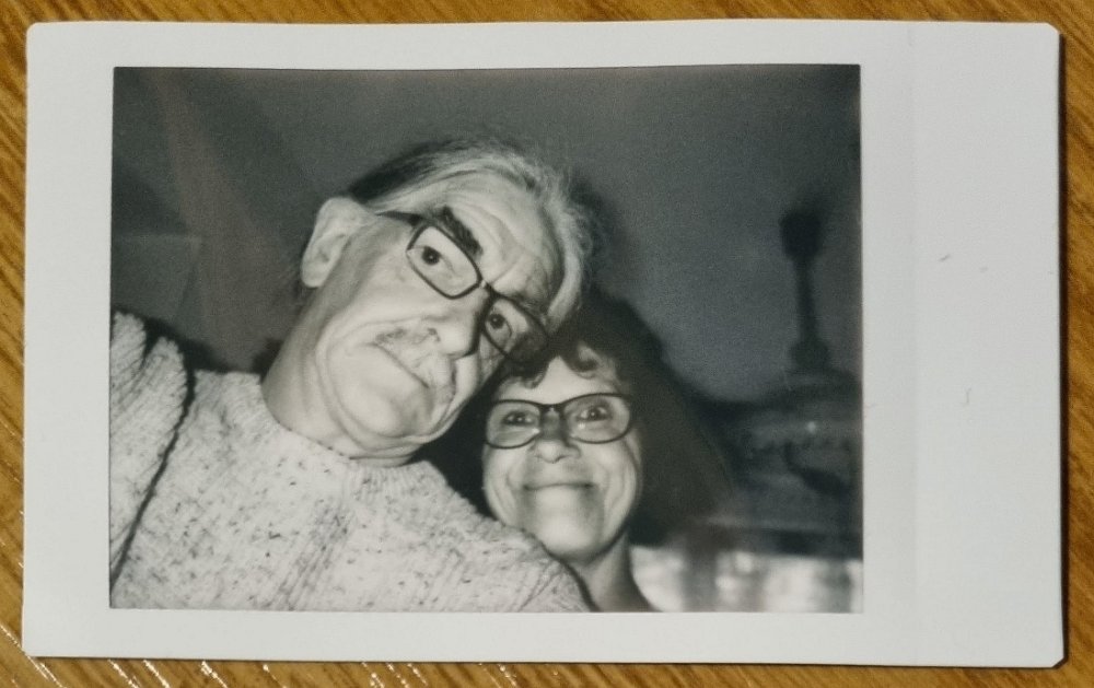 instax wir sw 2023-05-12 Im Esszimmer