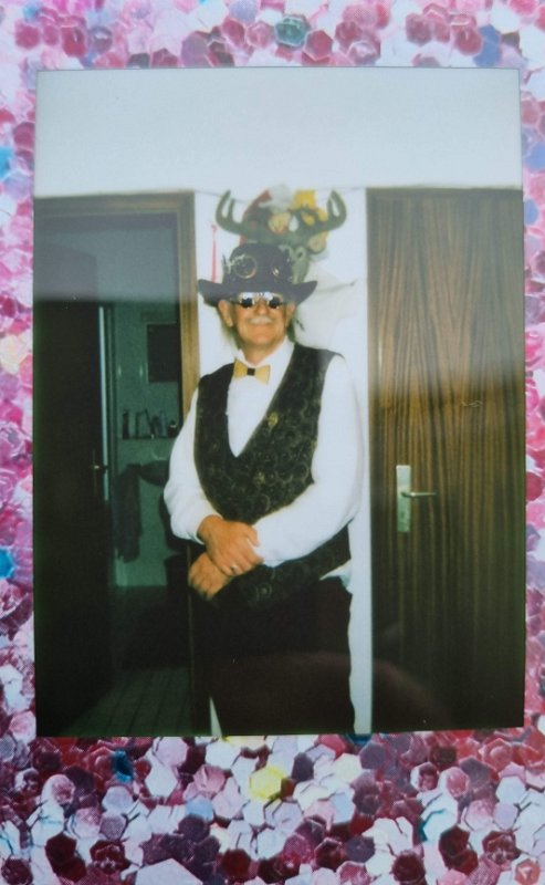 instax-dietmar-steam-cowboy-1 3.9.2023 Zu den Steampunk-Bildern