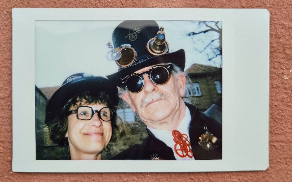 instax-wir-kloster-maulbronn 2023-04-10-1 Kloster Maulbronn, Ostermontag, 10.4.2023 Zu den Steampunk-Bildern